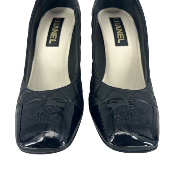 Chanel 2022 Quilted Interlocking Cap Toe CC Logo Pumps - Picture 8 of 13